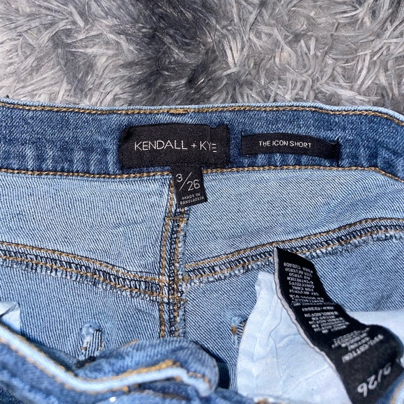 Kendall+kylie Jean shorts - Picture 2 of 7
